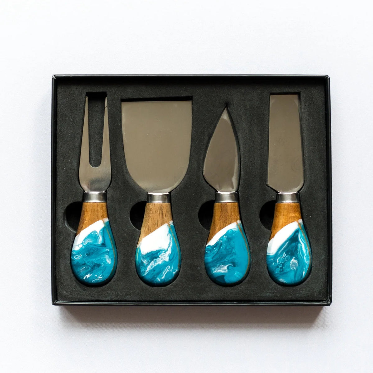 Lynn &amp; Lianna Resin Accented Cheese Knife Set