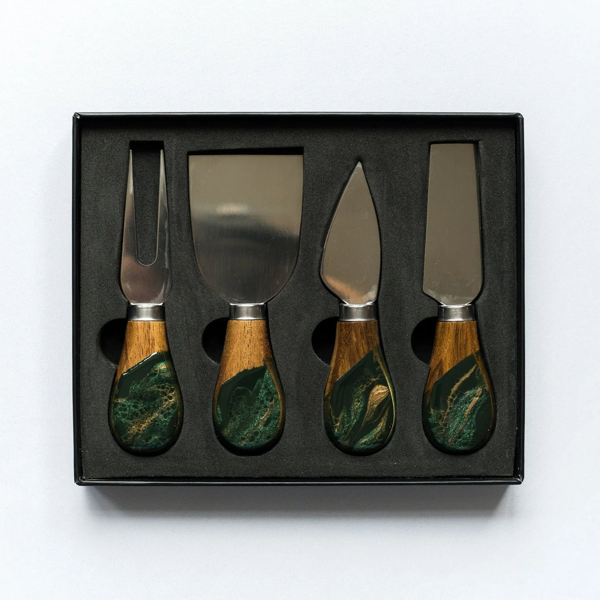 Lynn &amp; Lianna Resin Accented Cheese Knife Set