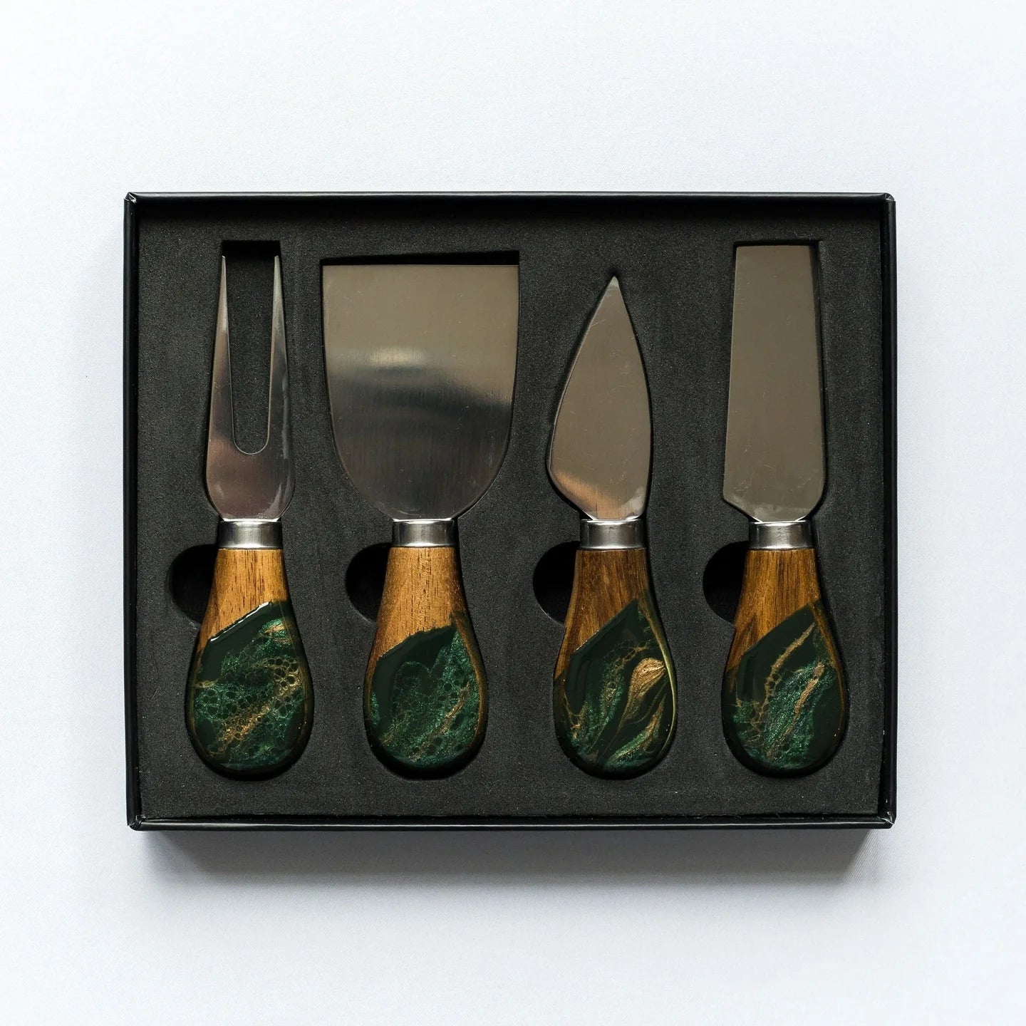 Lynn & Lianna Resin Accented Cheese Knife Set