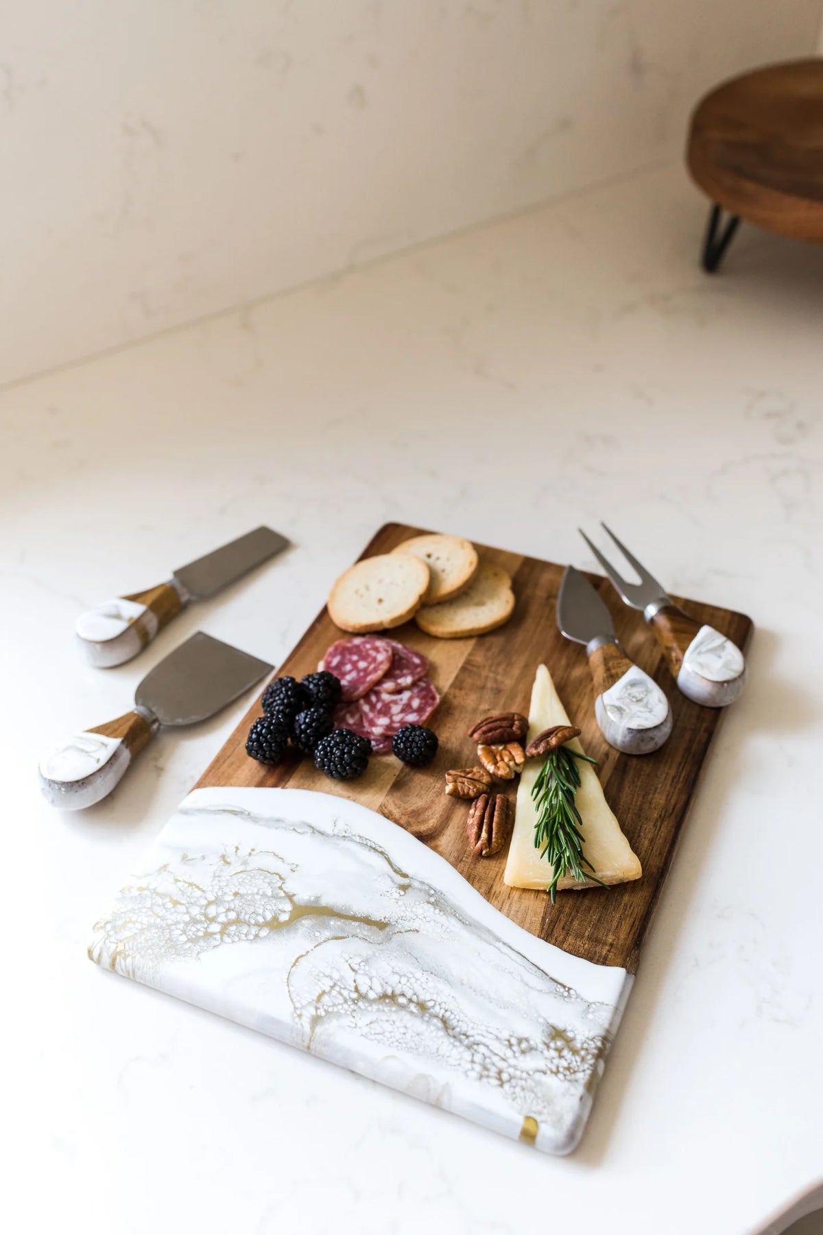 Lynn &amp; Lianna Resin Cheese Knife Set