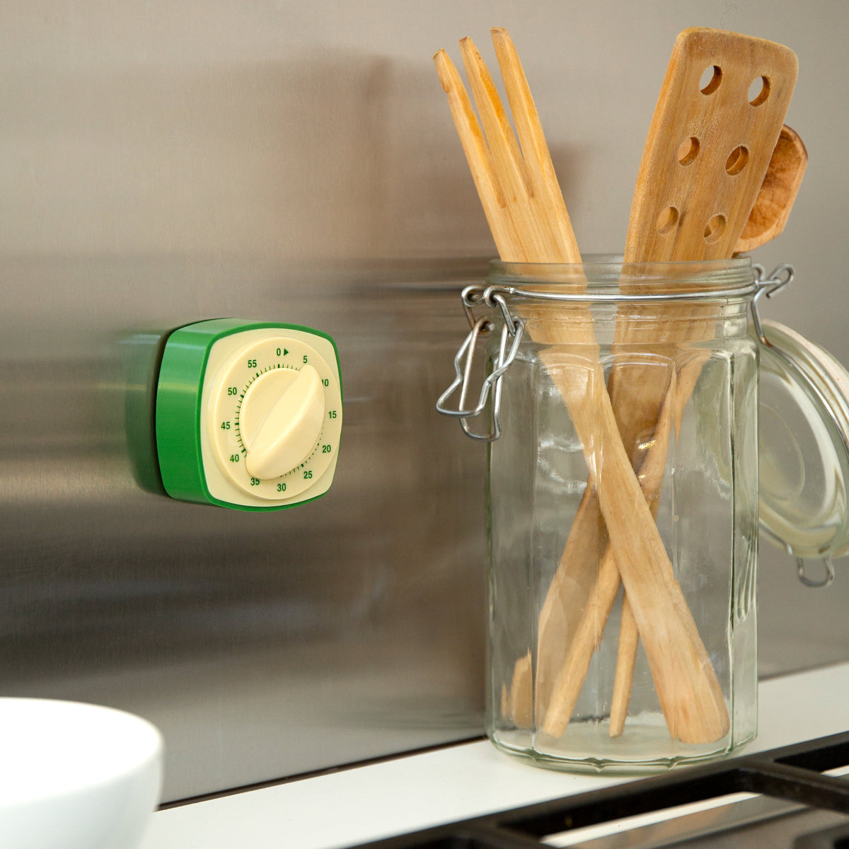 Kikkerland Retro Magnetic Kitchen Timer