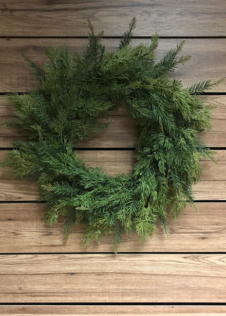 Fresh Touch Whispy Cedar Wreath