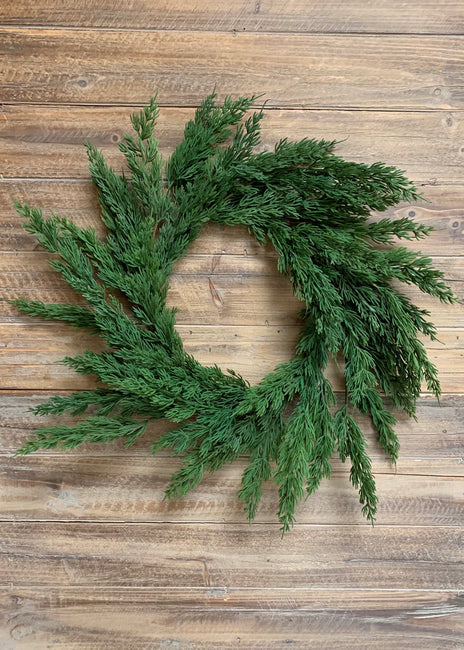 Fresh Touch Whispy Cedar Wreath