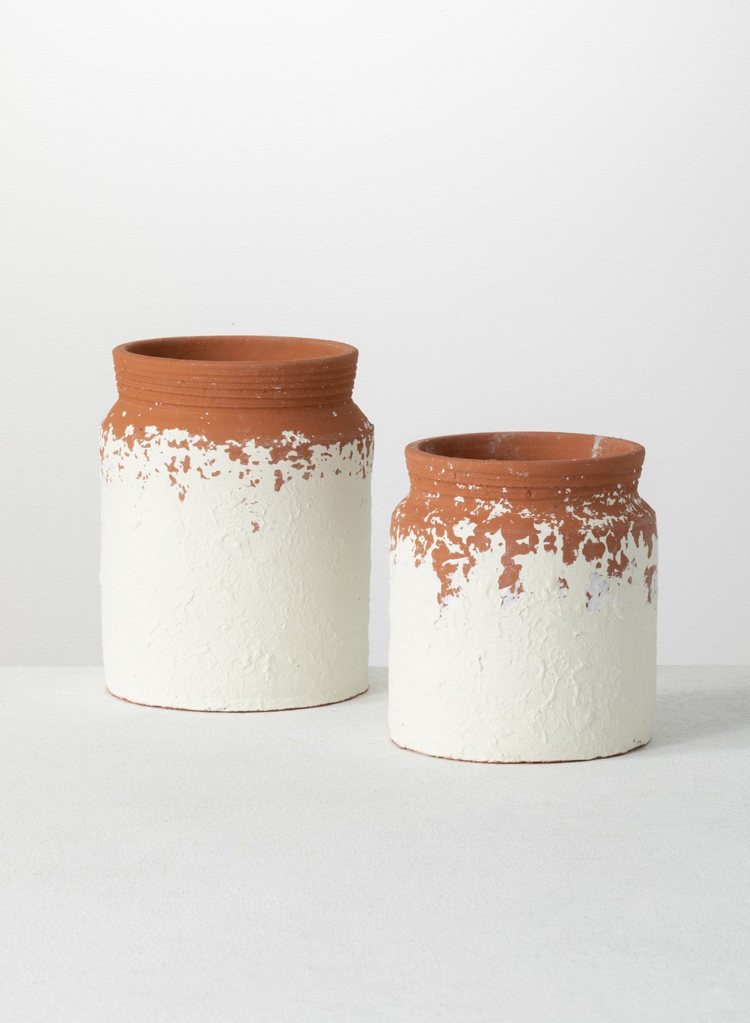 White & Rust Spatter Pattern Container